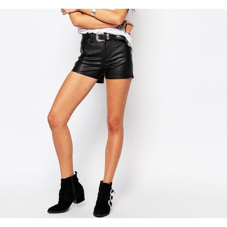 Relaxed Fit Out Black Leather Shorts