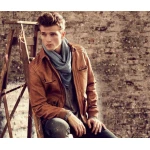 Be Trendy in Leather Bomber Jacket Be Trendy in Leather Bomber Jacket