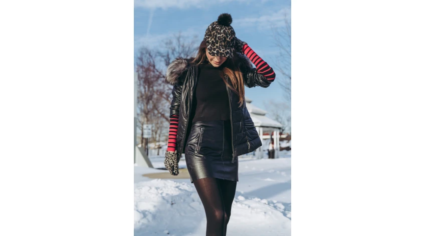 How to Wear a Leather Skirt in Winters?