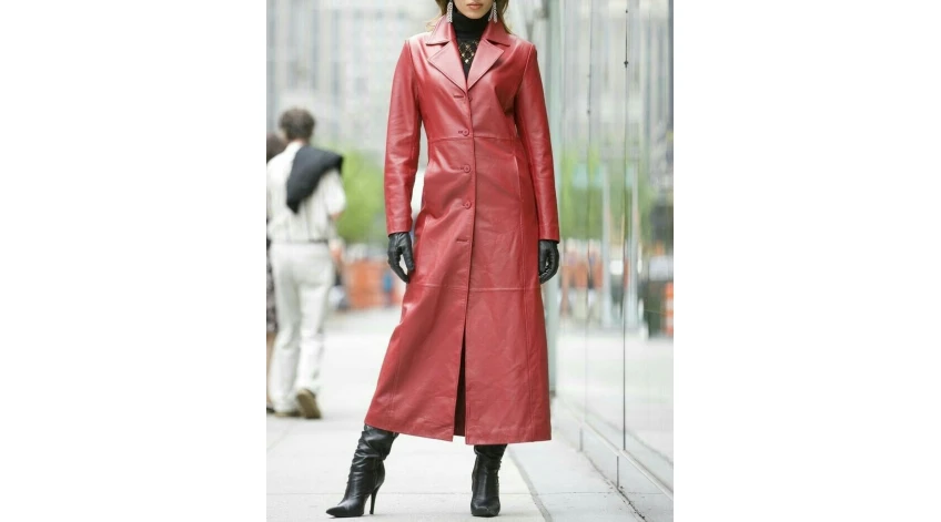5 Ways to Style a Leather Trench Coat This Season